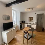 Centre *