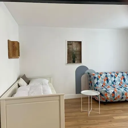 Apartment Centre *